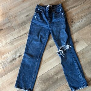 Abercrombie 90’s Straight Ultra High Rise